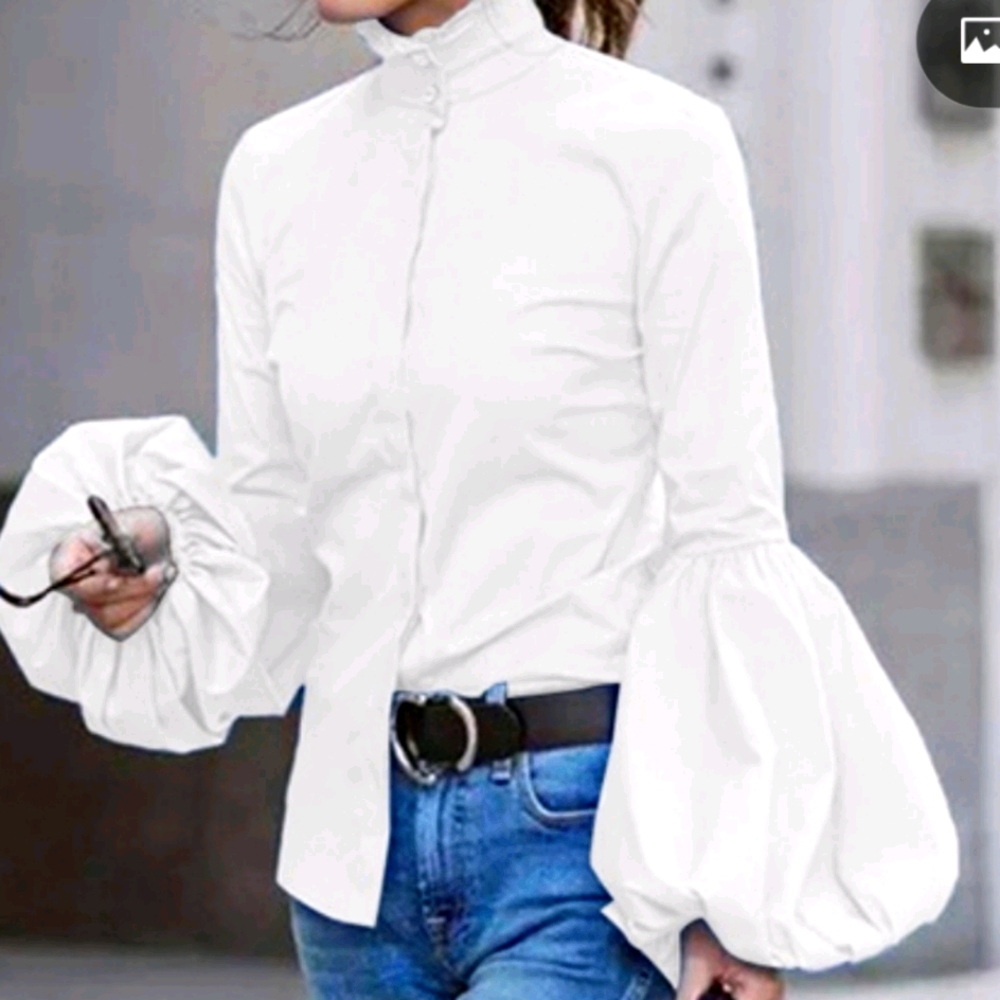 Sold!    NWT Bell sleeve blouse